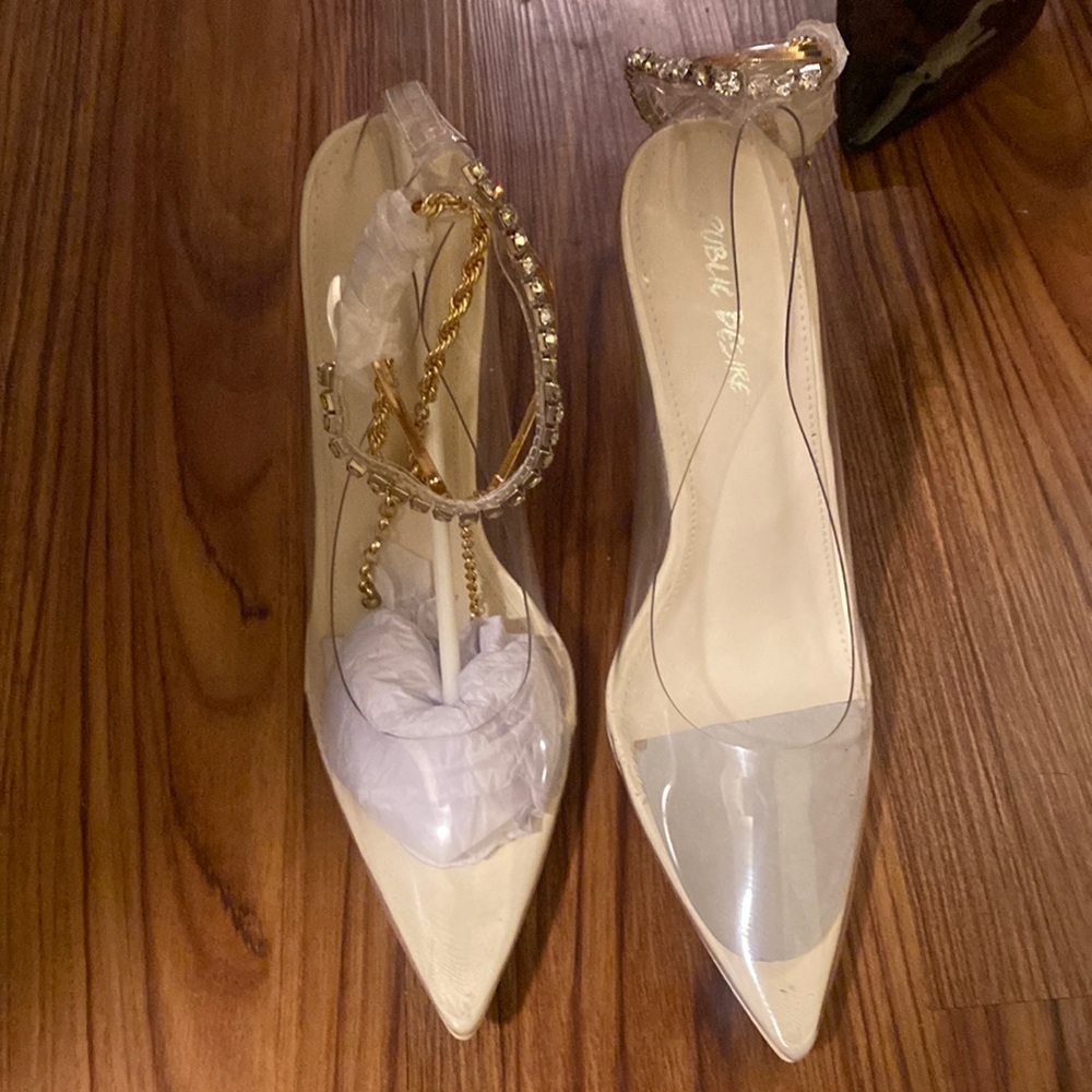 White mule shoes, closed toed